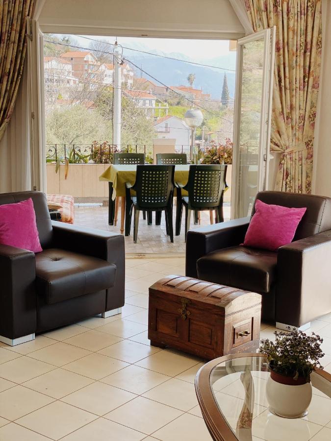 Apartments Sneki Baošići エクステリア 写真
