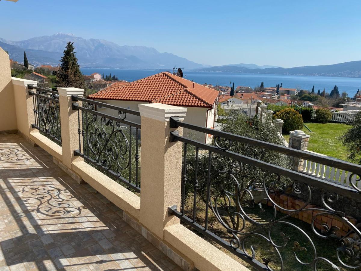 Apartments Sneki Baošići エクステリア 写真
