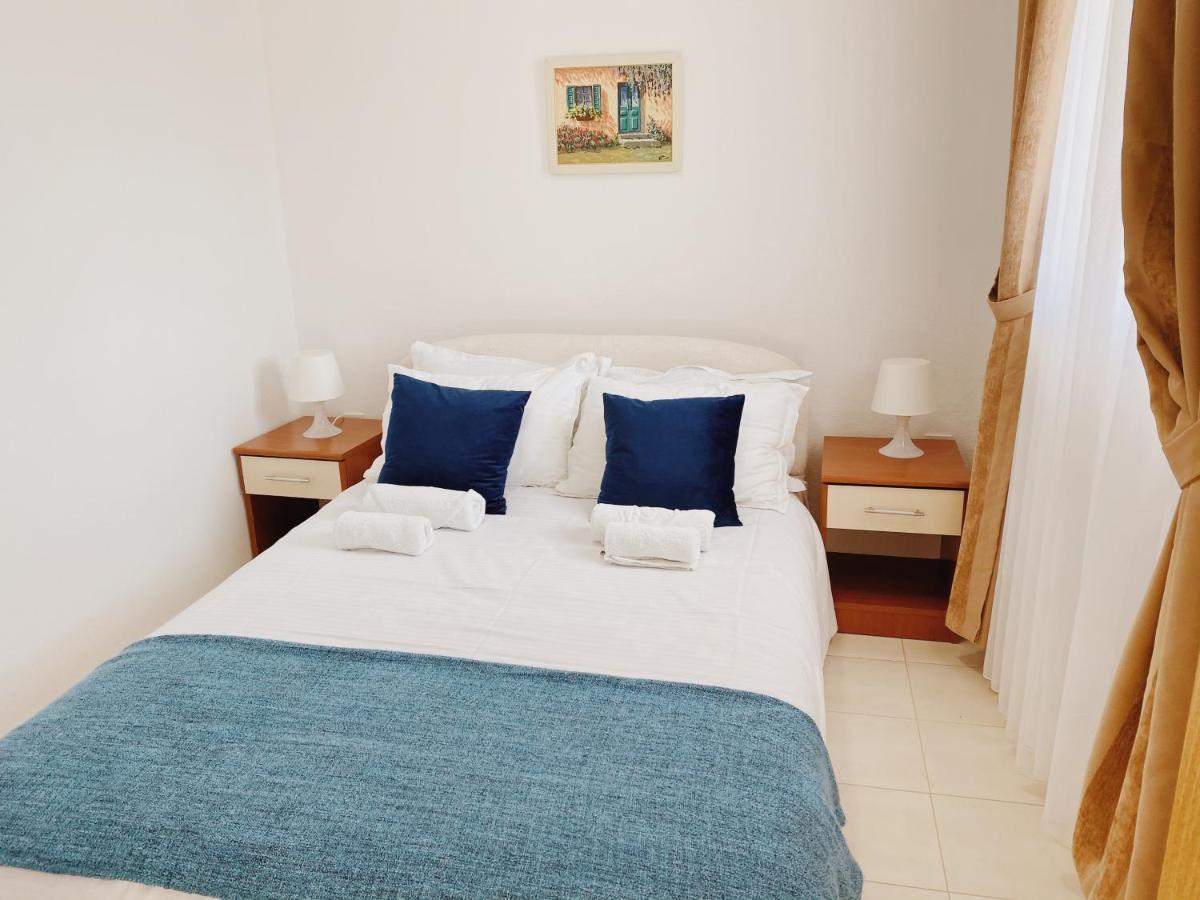 Apartments Sneki Baošići エクステリア 写真