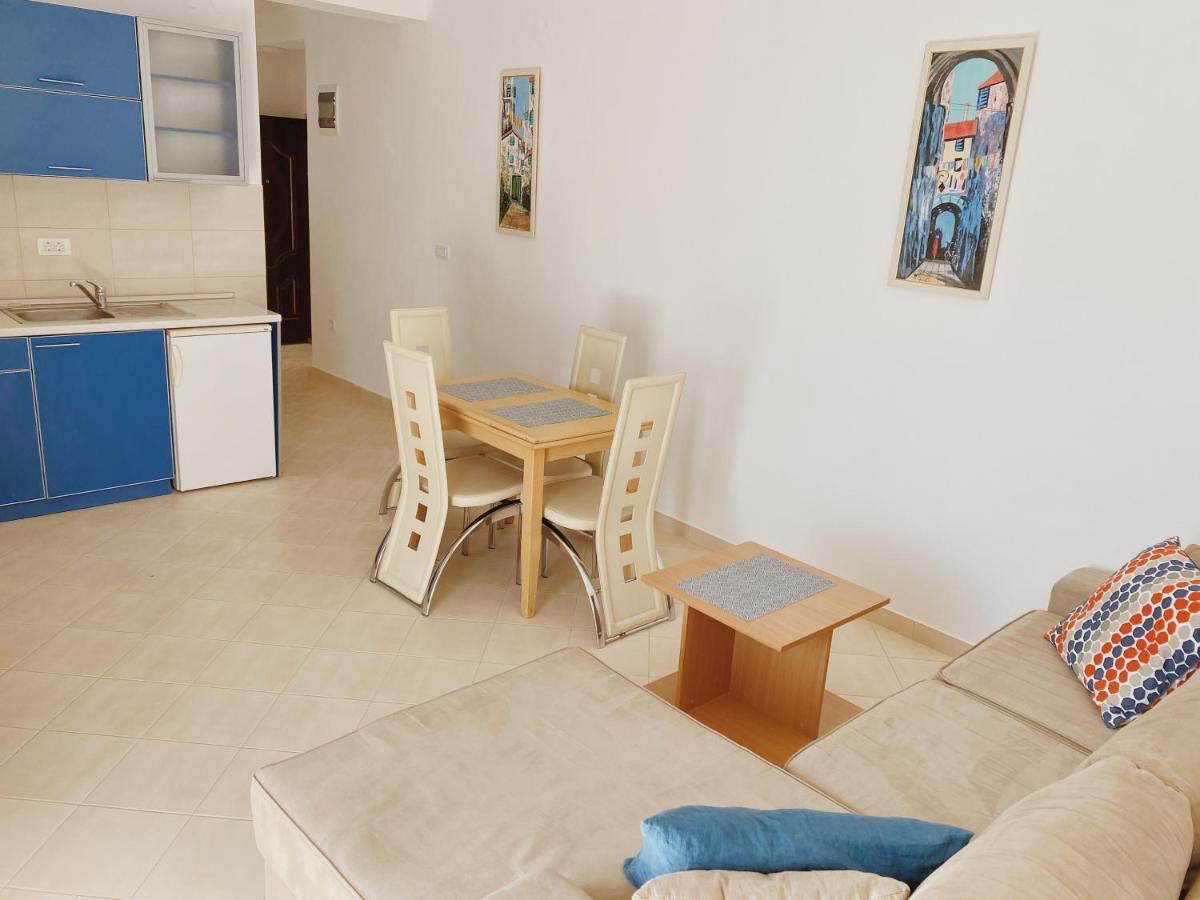 Apartments Sneki Baošići エクステリア 写真